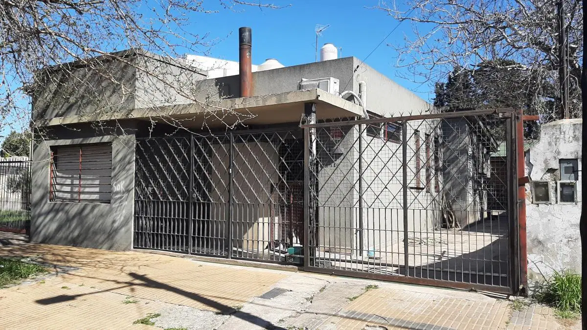 VENTA - CASA, 2 Dorm, 85 m2 - Burzaco, Oeste 3