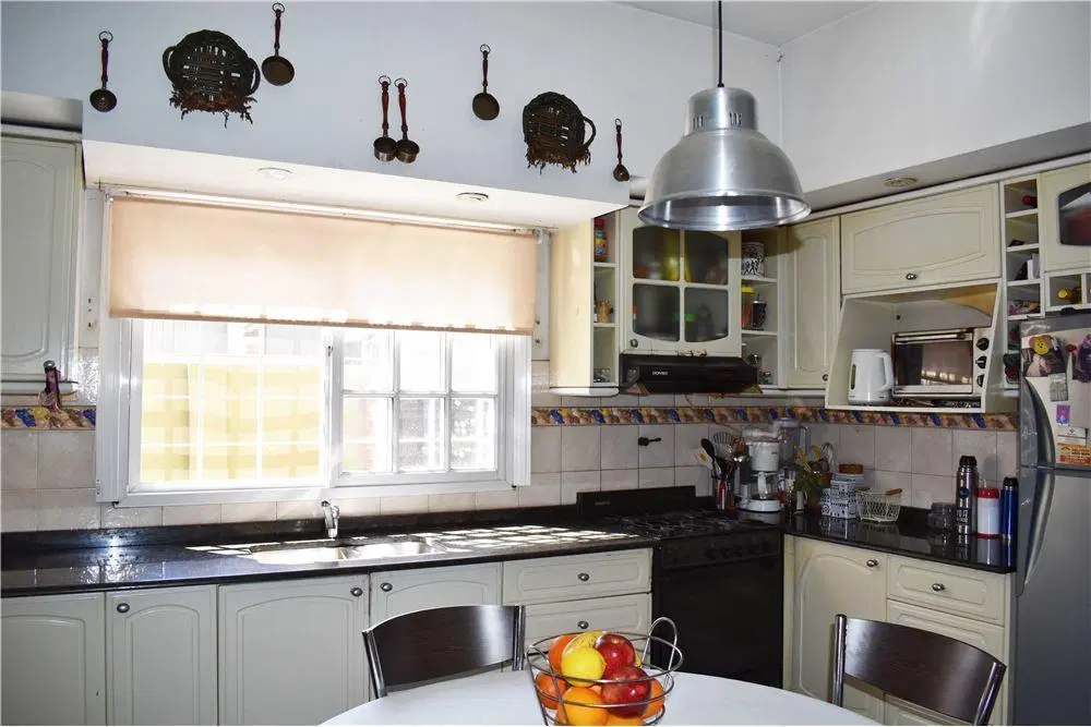 VENTA - Chalet 3 dorm - Temperley, Este - Barrio residencial 3