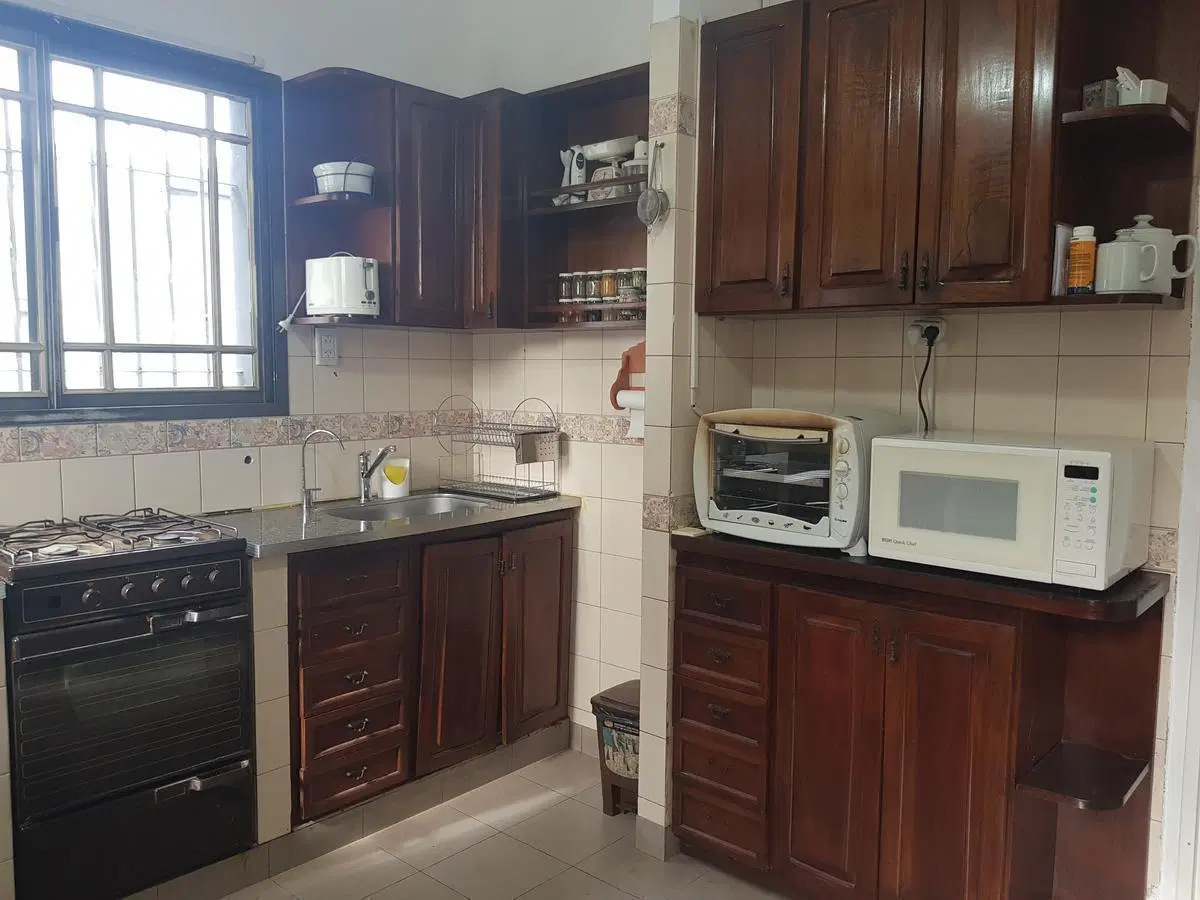 VENTA - Casa, 3 dorm - EXCELENTE UBICACIÓN, Lomas de Zamora, Este 5