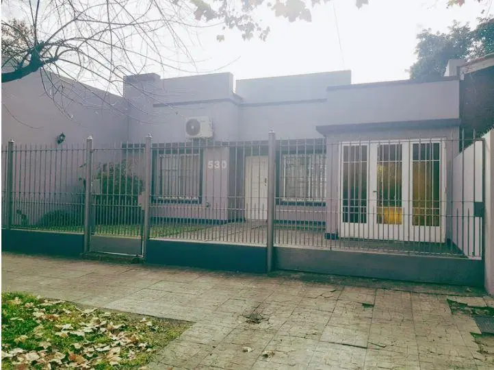 VENTA - Casa, 3 dorm - EXCELENTE UBICACIÓN, Lomas de Zamora, Este 2
