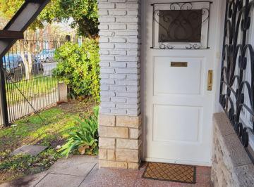Venta Chalet   Depto en Parque Luro - APTO CREDITO