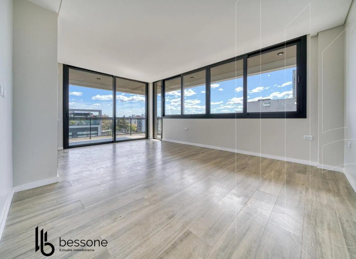 Departamento en Chauvin con terraza propia cochera y baulera 4