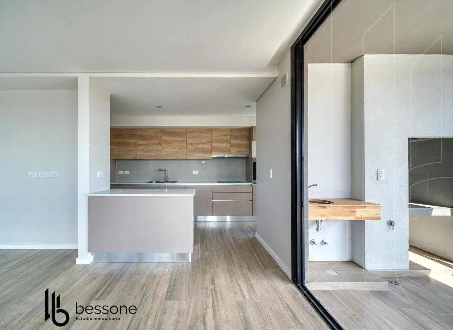 Departamento en Chauvin con terraza propia cochera y baulera 2