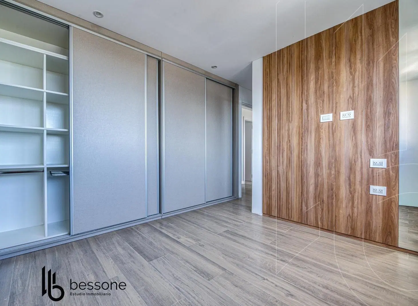 Departamento en Plaza Mitre con Terraza 2