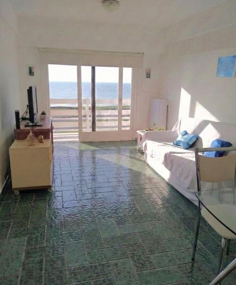 Departamento 2 ambientes frente al mar
