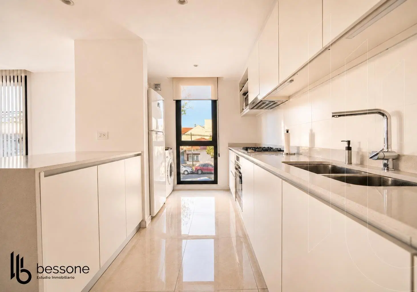 Departamento 3 Ambientes - Cochera en Guemes 2
