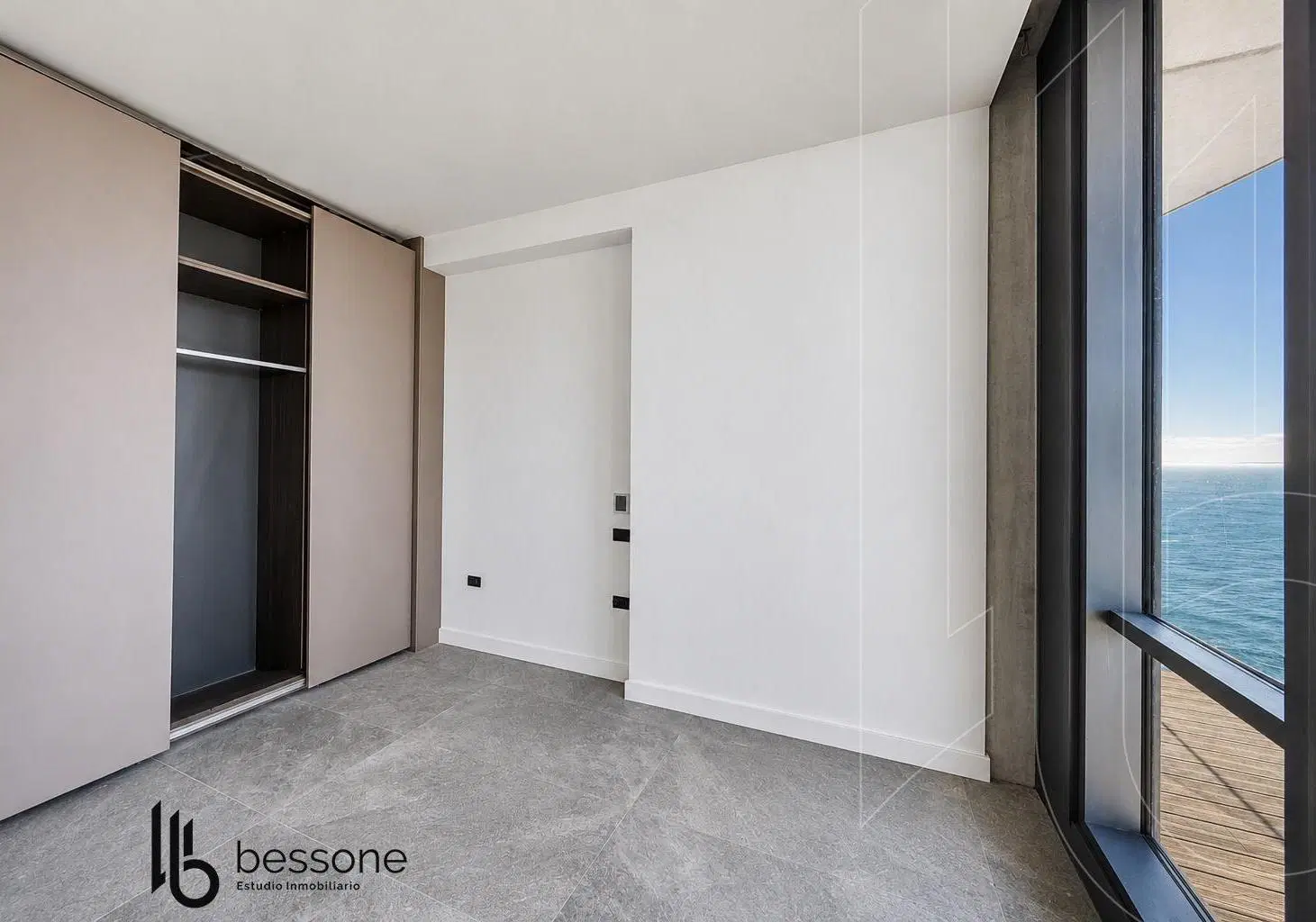 Departamento en Varese 3