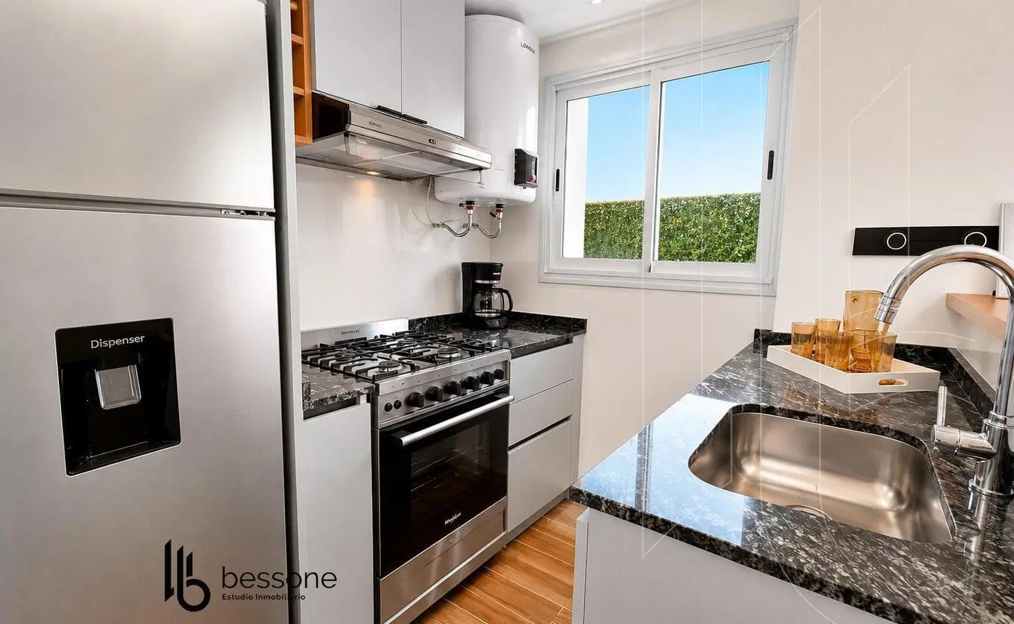 Departamento con Balcon y Parrilla en Plaza Colon 4