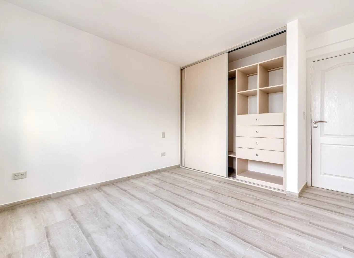 Departamento - Plaza Mitre 4