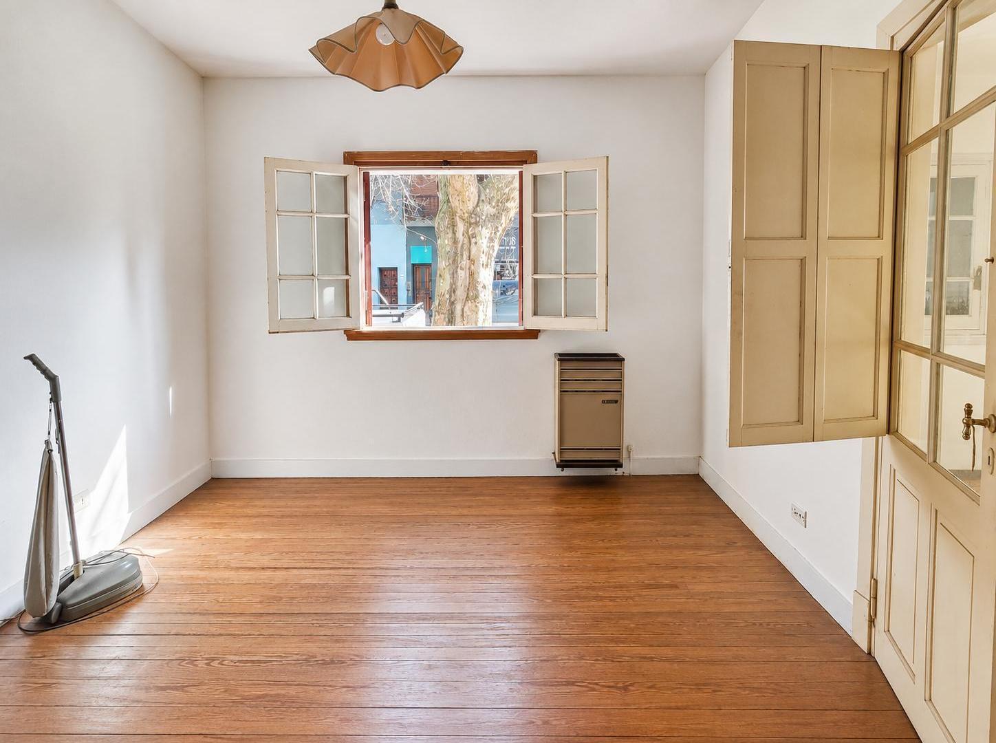 Foto de Casa Antigua 3 Ambientes Entrada para Auto Cochera Lote Propio, imagen 5