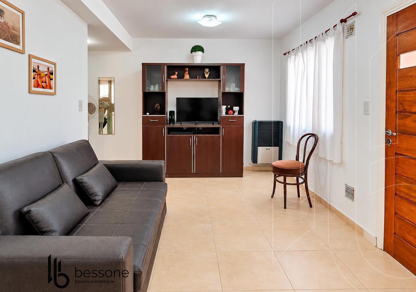 Foto de PH 2 Ambientes Con Patio Reciclado En Suite La Perla, imagen 1