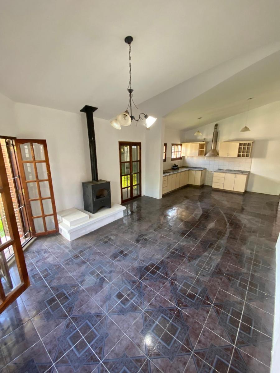 Venta Gran Casa 2 Dorm. Apta Credito - Colonia Caroya - Jardin - Cochera - Patio 1