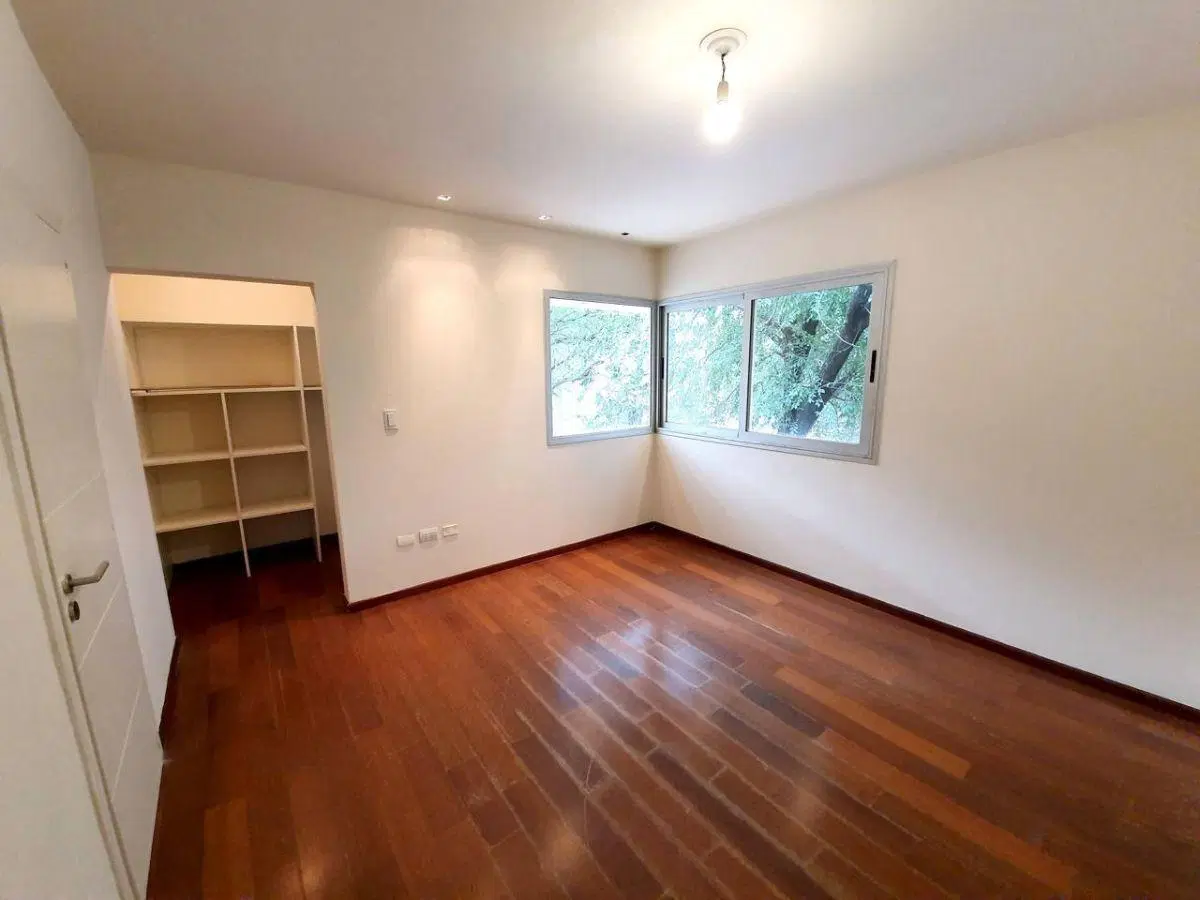 CASA EN VENTA EN HOUSING QUINTAS DE WARCALDE-3 DORMITORIOS-COCHERA-ASADOR-VILLA WARCALDE 2
