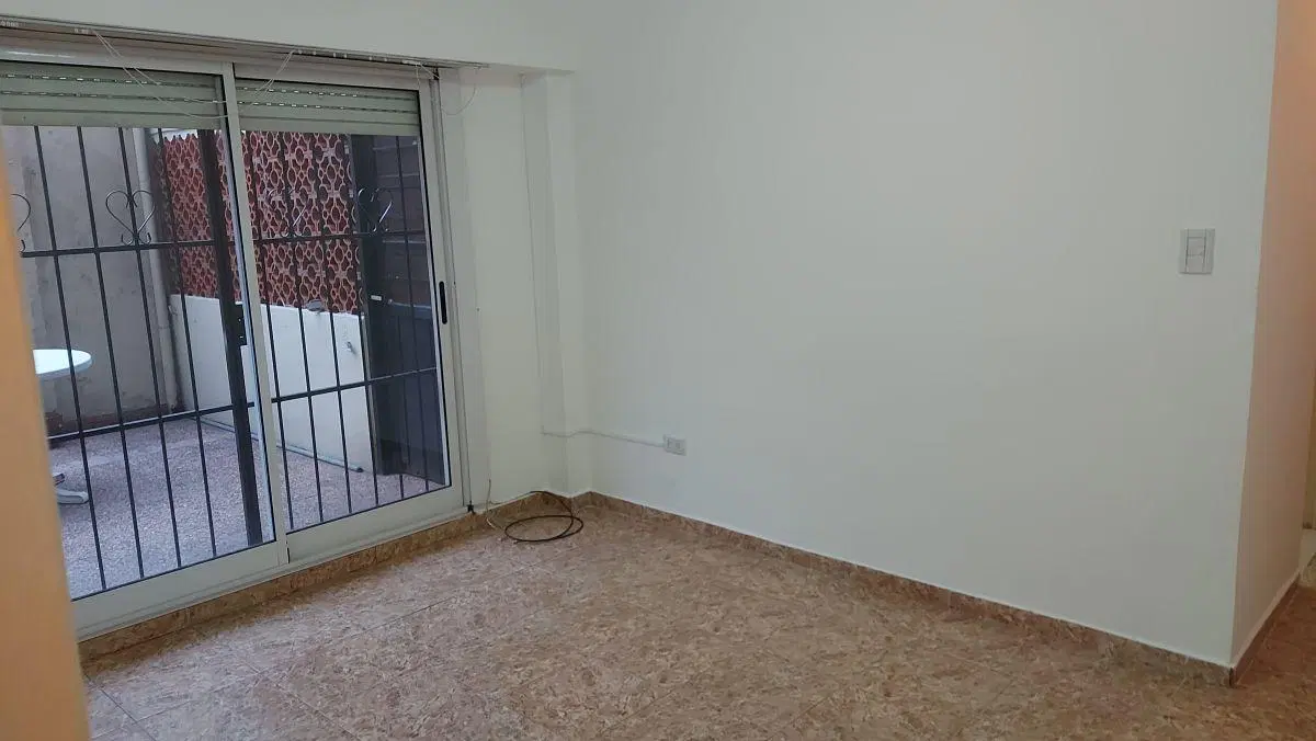 Departamento 2 Amb Plta Baja con amplio Patio 3