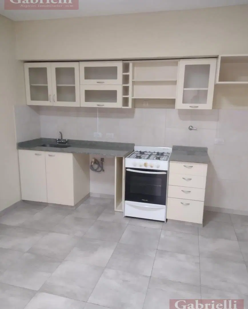 Departamento 2 Ambientes con Patio en Alquiler – Lanús Este 4