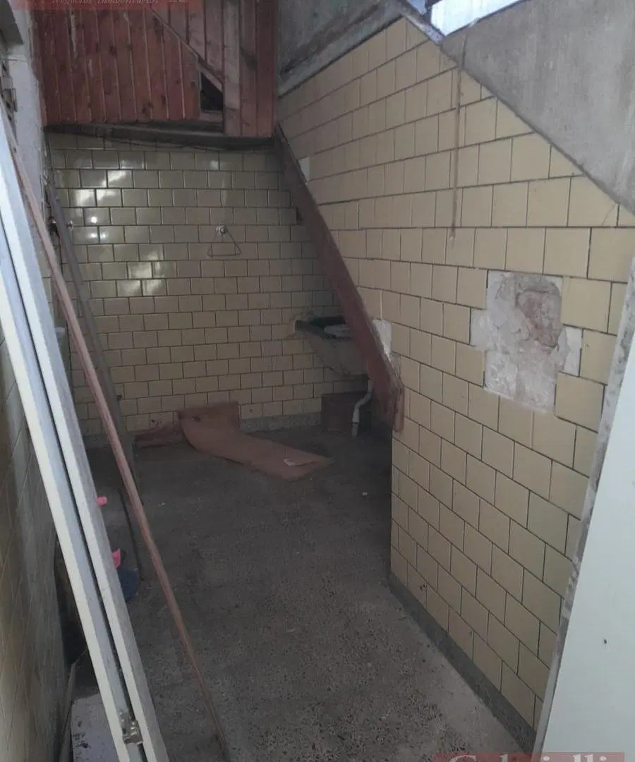 Casa a Refaccionar con Jardin al frente y Fondo Libre 3