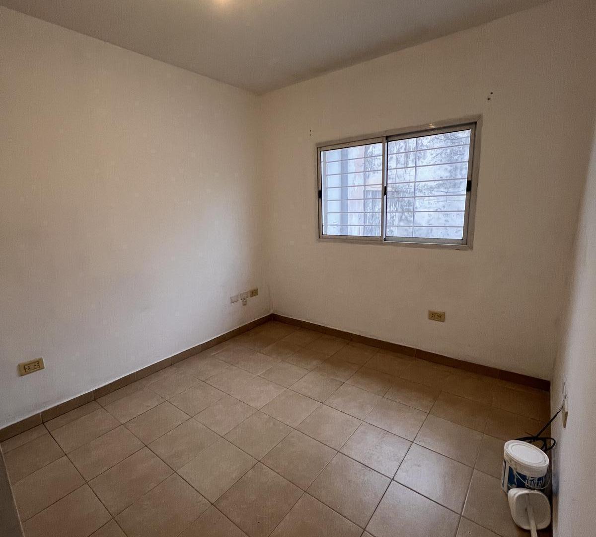 Foto de PH 2 ambientes con cochera y patio sin expensas, imagen 1