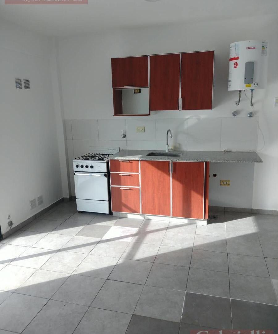 Foto de Departamento en Alquiler ubicado en Gerli (segundo piso por escalera), imagen 1