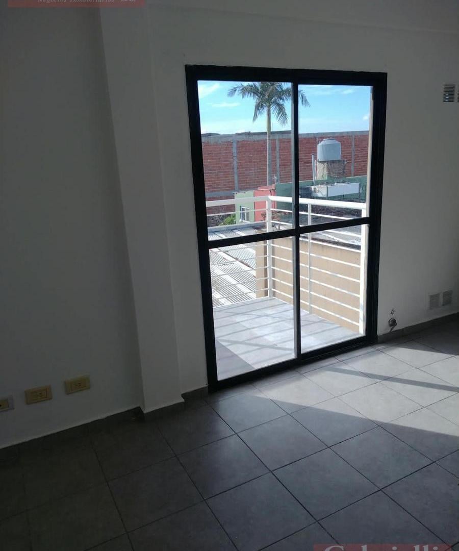 Foto de Departamento en Alquiler ubicado en Gerli (segundo piso por escalera), imagen 5