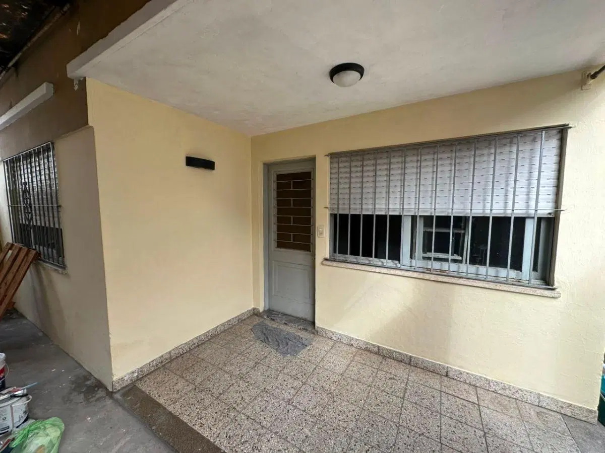 MORON SUR- PH DE 3 AMBIENTES-COCINA-LIVING-M/ B.ESTADO- A 10 CUADRAS DE LA ESTACION 2
