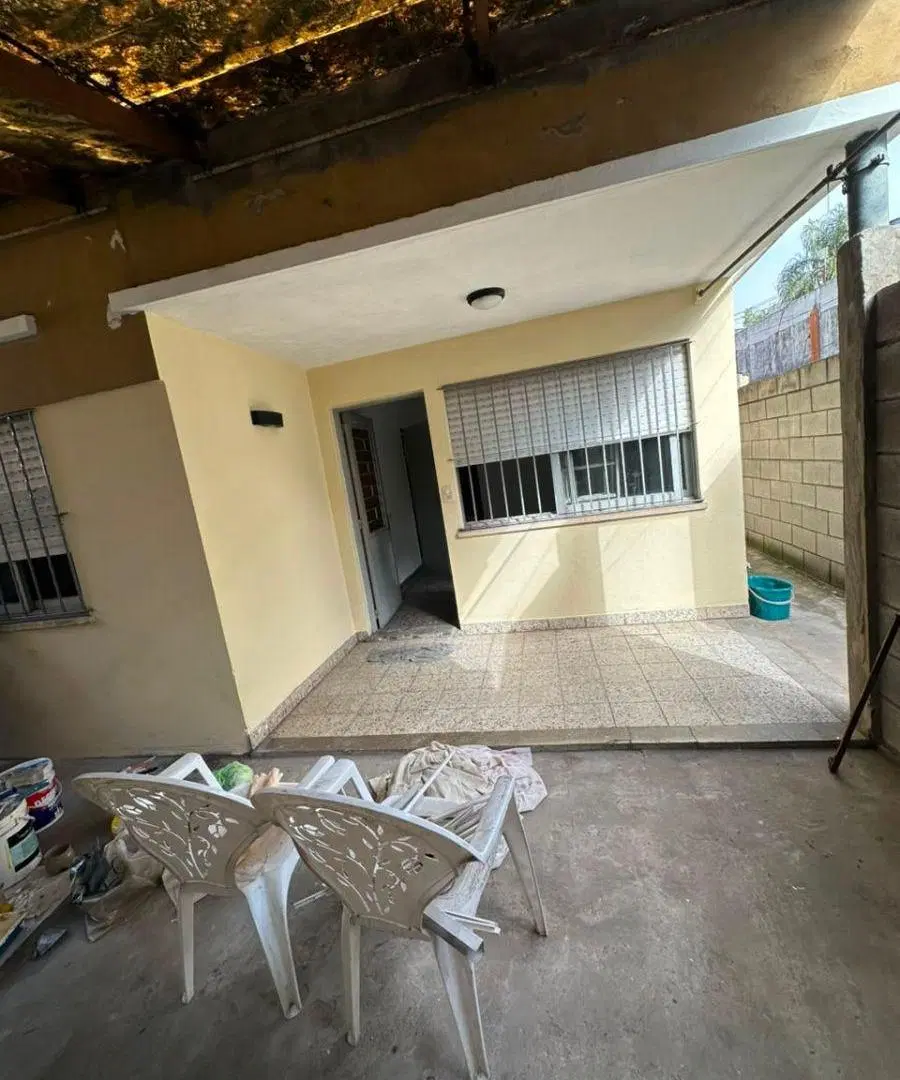 MORON SUR- PH DE 3 AMBIENTES-COCINA-LIVING-M/ B.ESTADO- A 10 CUADRAS DE LA ESTACION 1