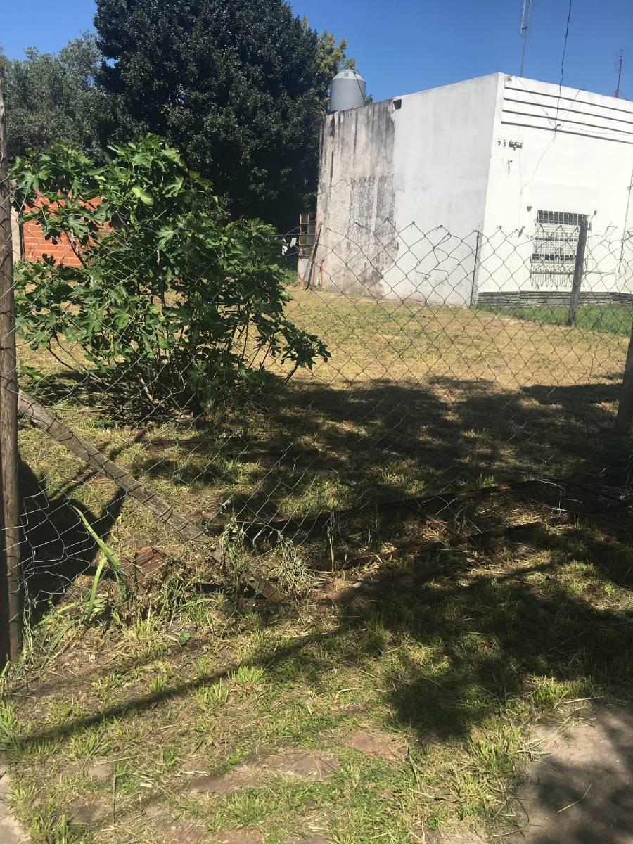 Castelar Sur: Lote 10 X 25 4