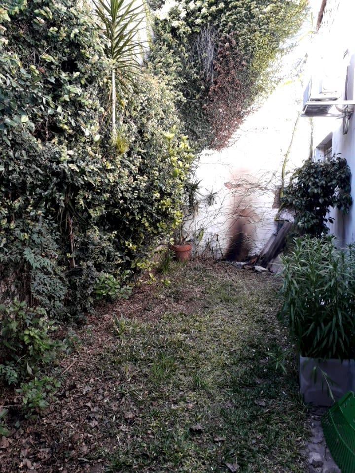 Morón Central Sur - Casa de Estilo 4 Ambientes + Jardin y Terraza - Impecable! Permuta 4