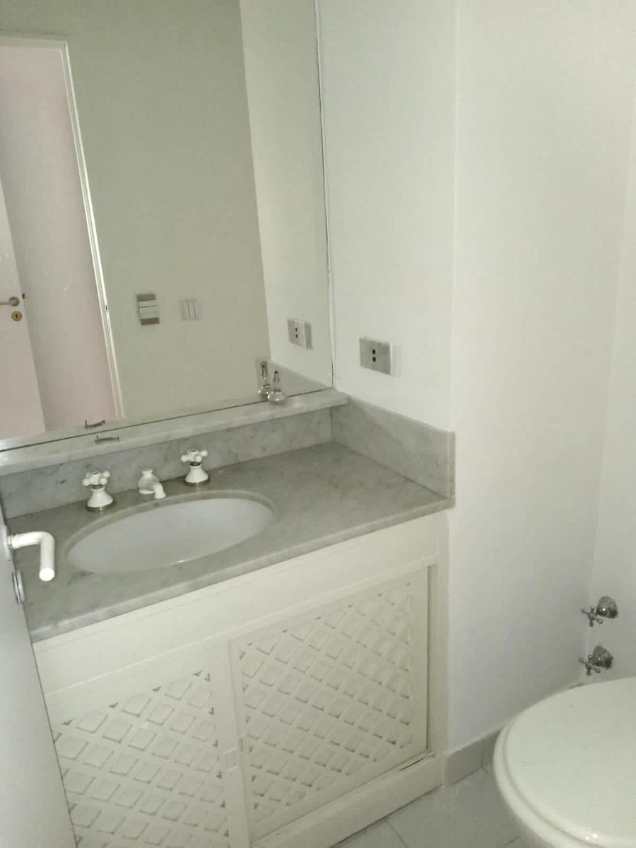 Piso en Venta de 4 Ambientes con Dependencia y Cochera 4