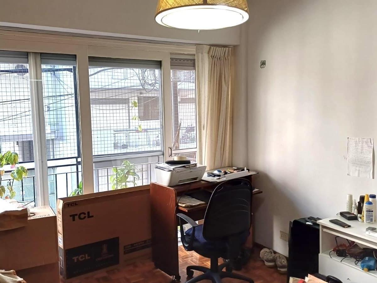 Departamento en Venta de Tres Ambientes con Dependencia y Cochera C. de La Paz 2900 3