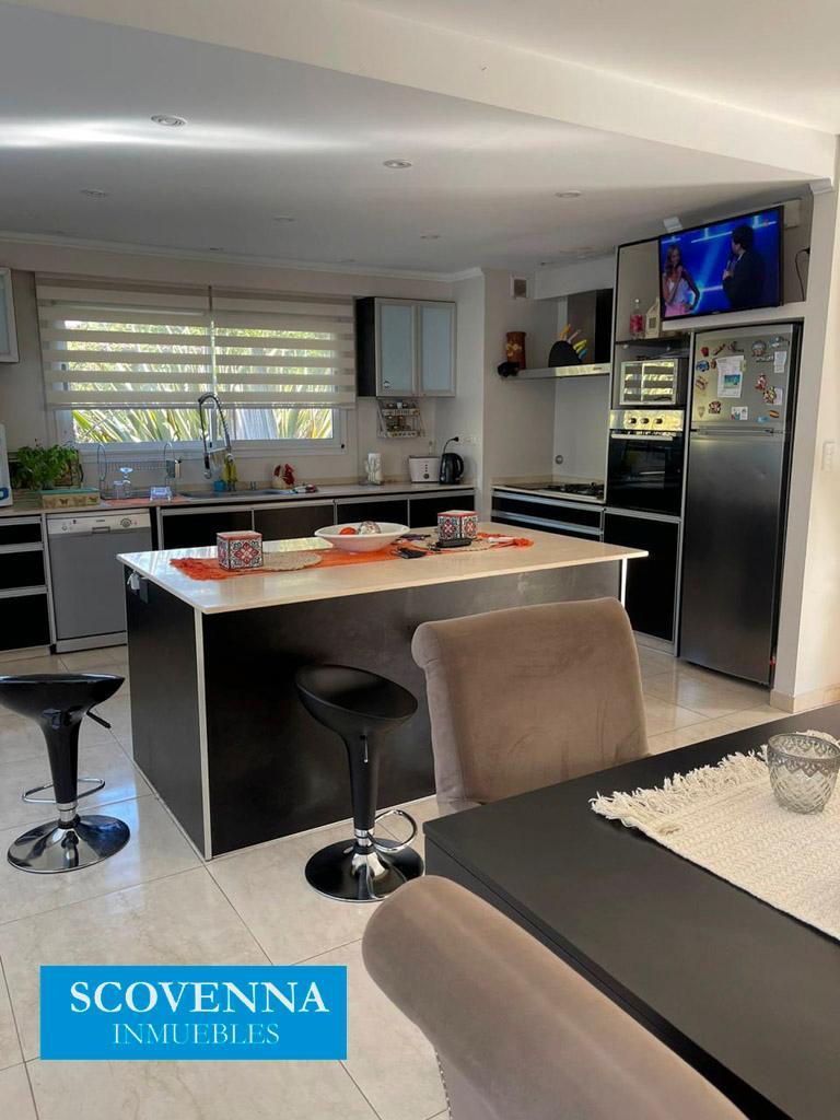 Foto de Retasada !!! Excelente Casa en Venta Bº La Codorniz, imagen 2