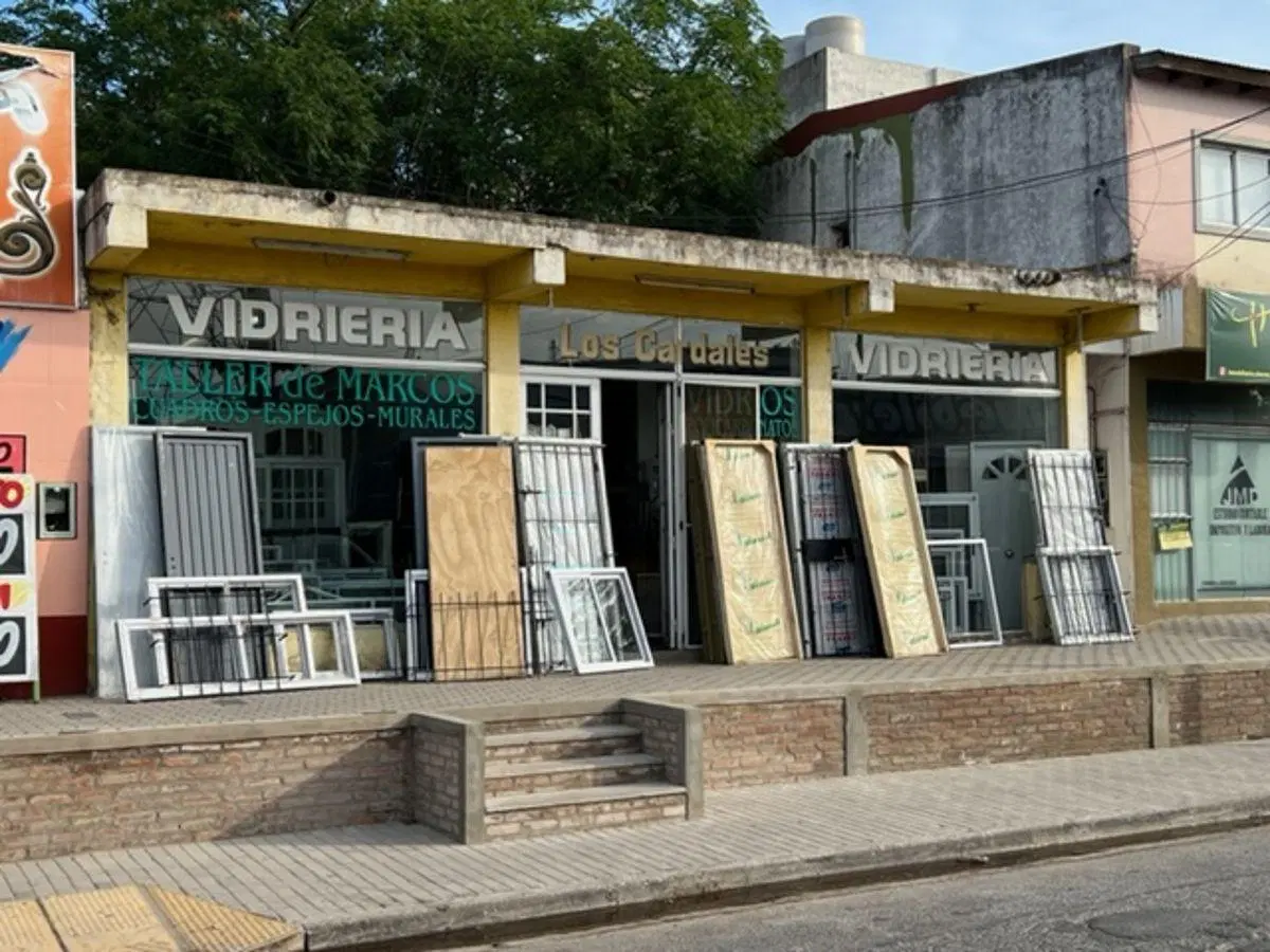Venta Local Comercial en Centro de Los Cardales 2