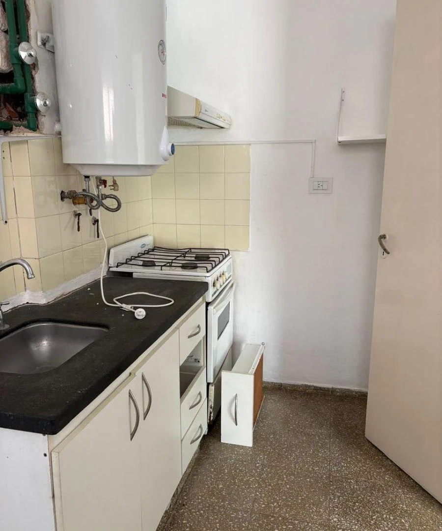 Foto de DEPARTAMENTO EN ALQUILER DE 1 DORMITORIO- Barrio Centro, Marcelo T de Alvear 231, imagen 3