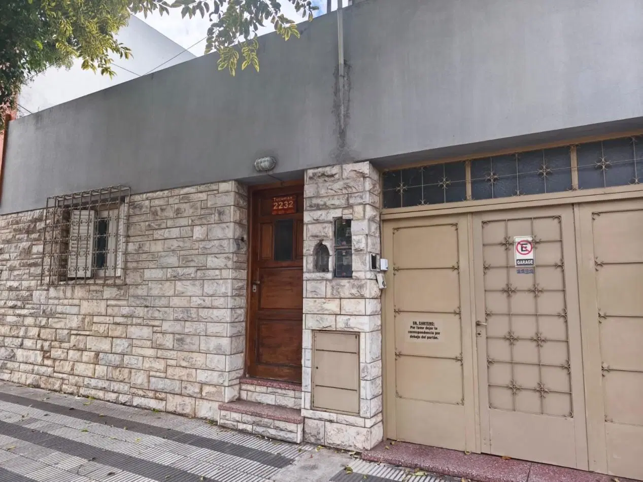 Casa con 3 departamentos en venta excelente ubicacion 4