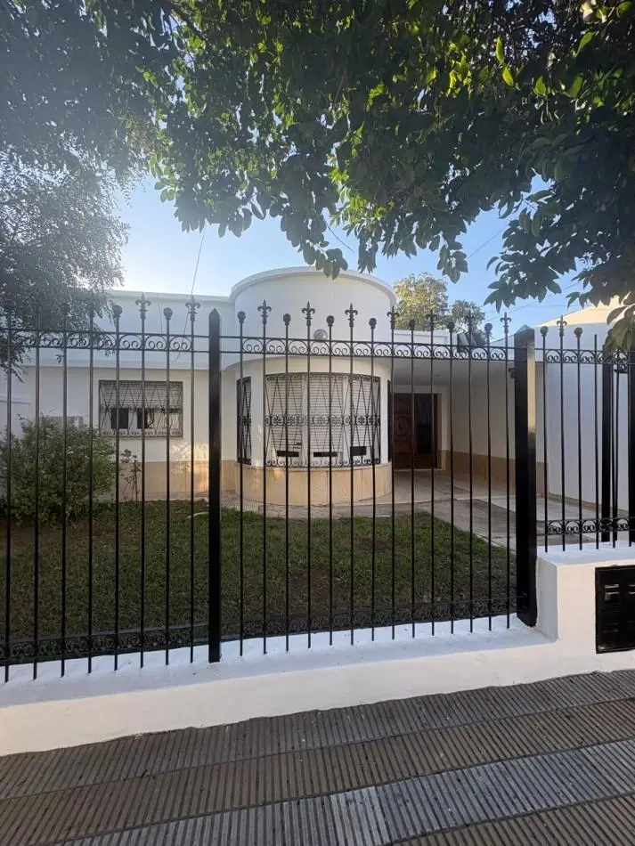 Casa 3 dormitorios barrio Talleres Este 5