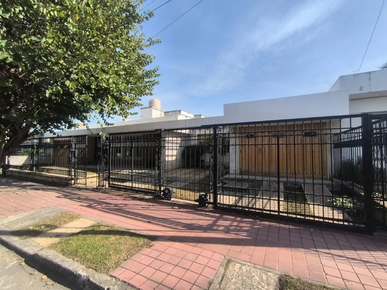 Casa en venta Cerro de las Rosas excelente ubicacion 2