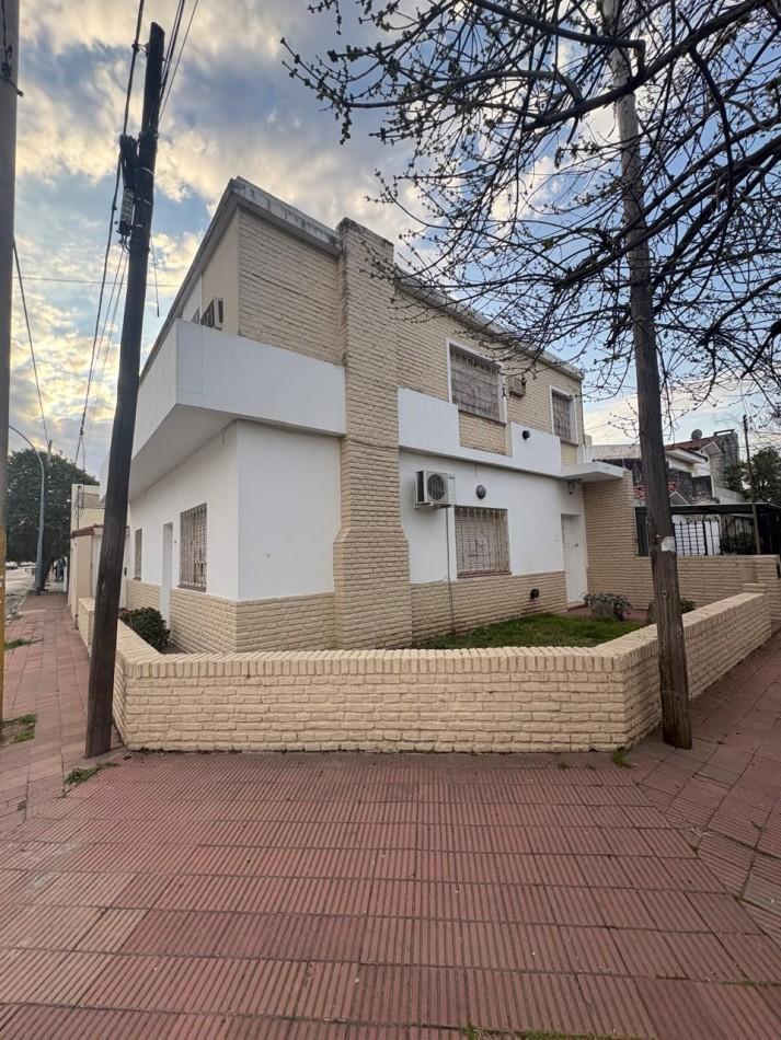 Casa en venta 4 dormitorios en dos plantas independientes Barrio Maipu 1ra secc. Oportunidad