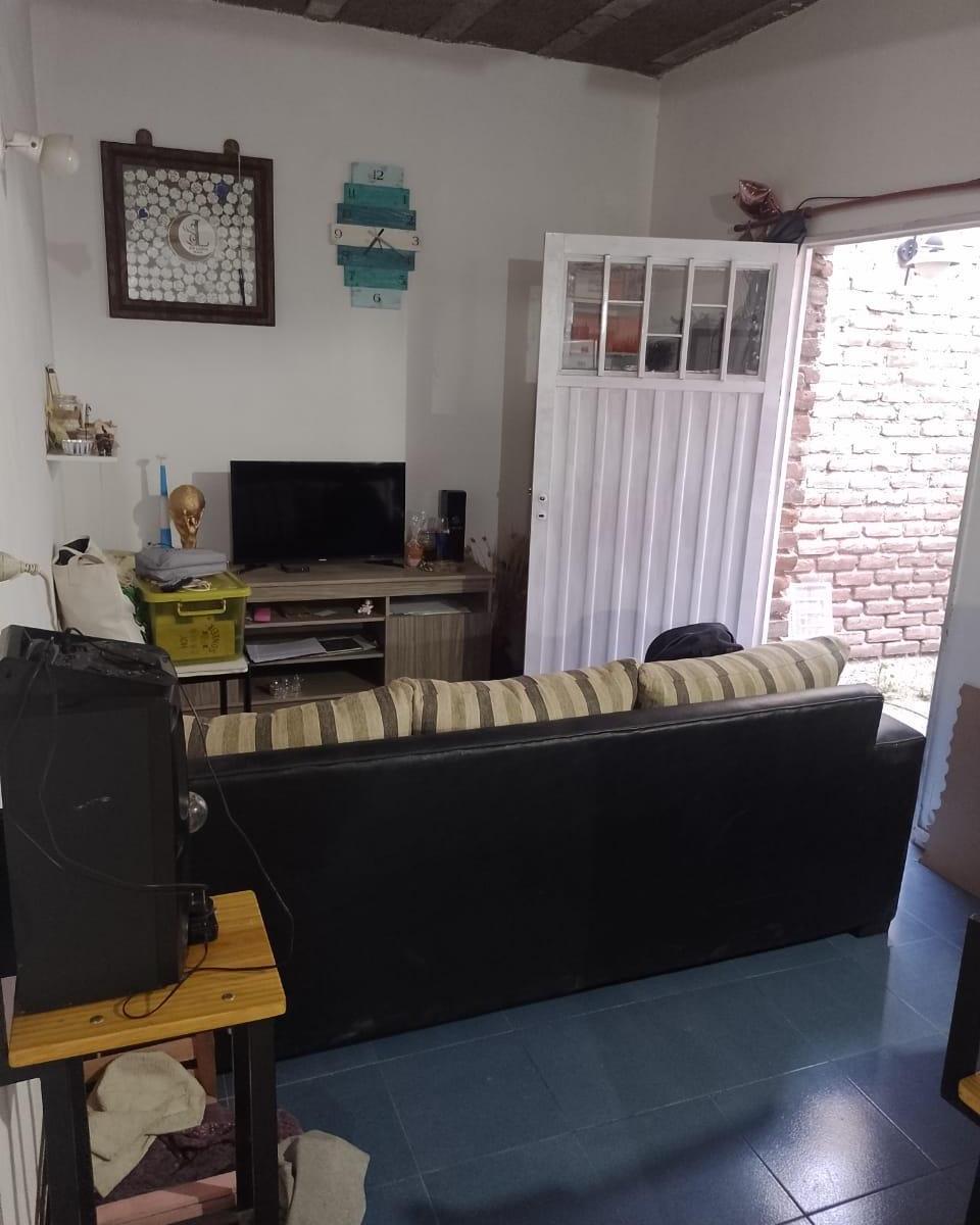 Vende Dos Deptos + Salon Comercial! Godoy Cruz. 2