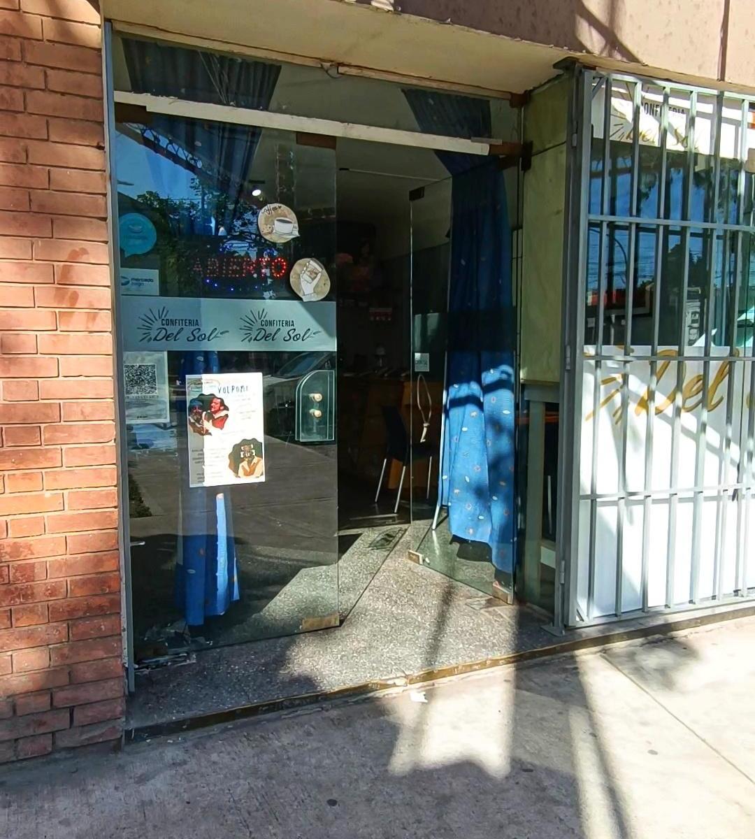 ¡Vende 6 Locales, 10 Deptos, Cochera! Rodeo de La Cruz. 2