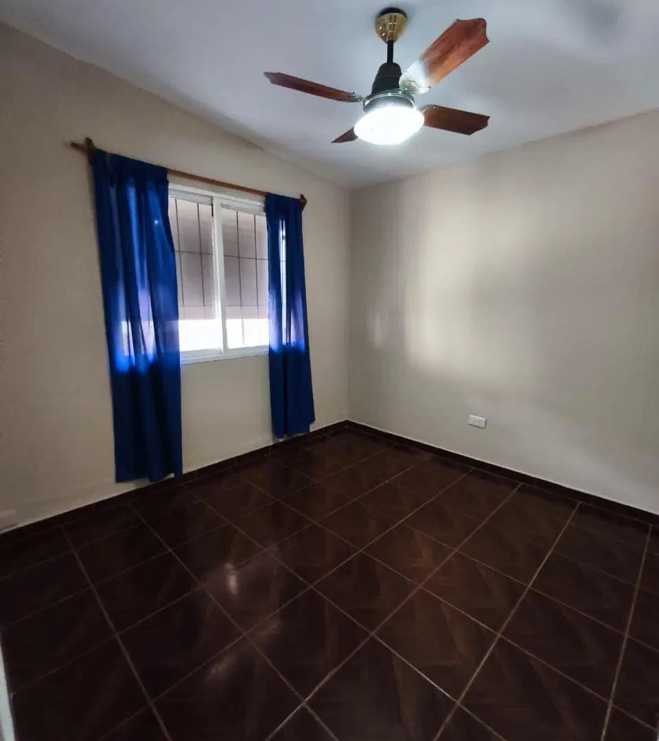 CASA DE CATEGORÍA EN VENTA – Bº CEMENTISTA II 5