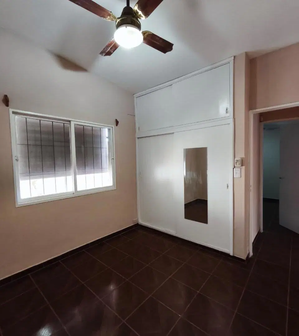 CASA DE CATEGORÍA EN VENTA – Bº CEMENTISTA II 3