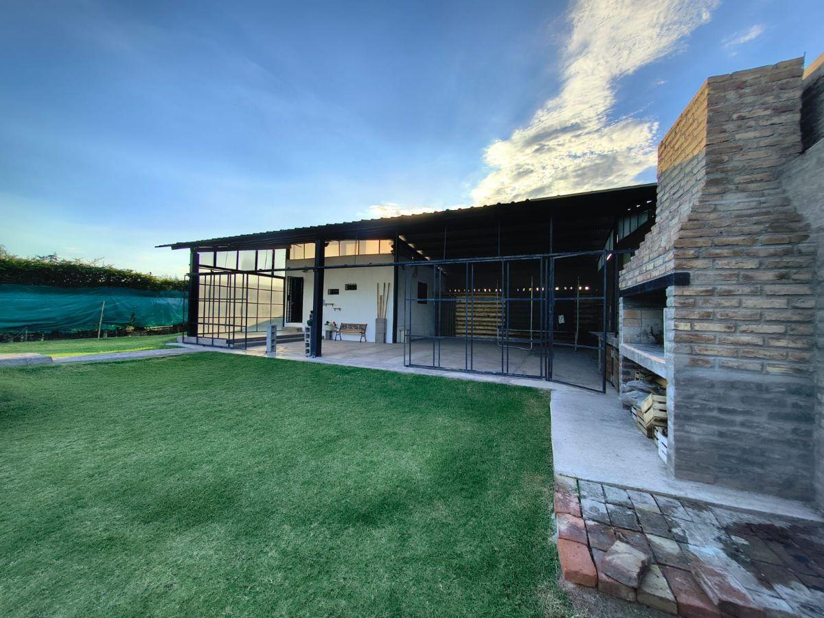 VENDE CASA + QUINCHO+ PISCINA, Los Corralitos.