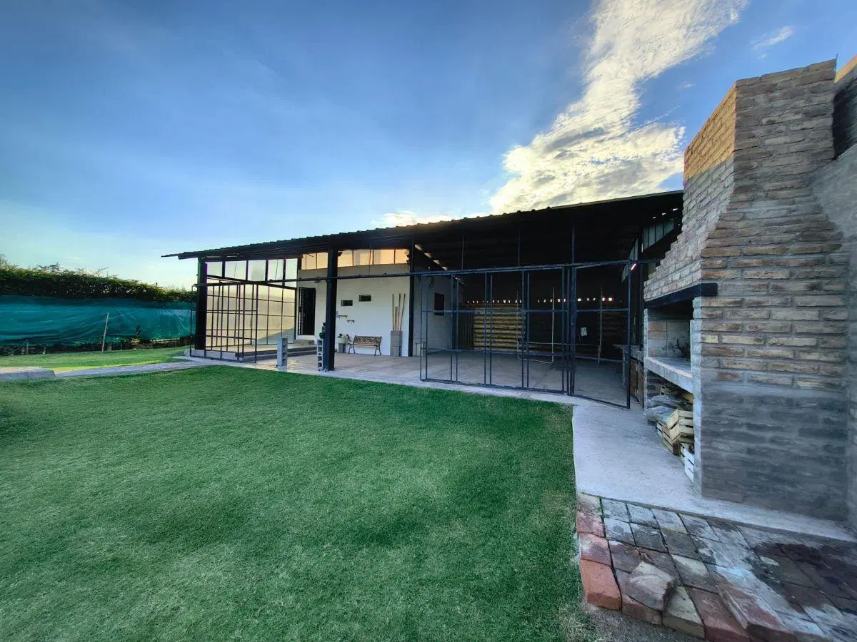 VENDE CASA + QUINCHO+ PISCINA, Los Corralitos. 2