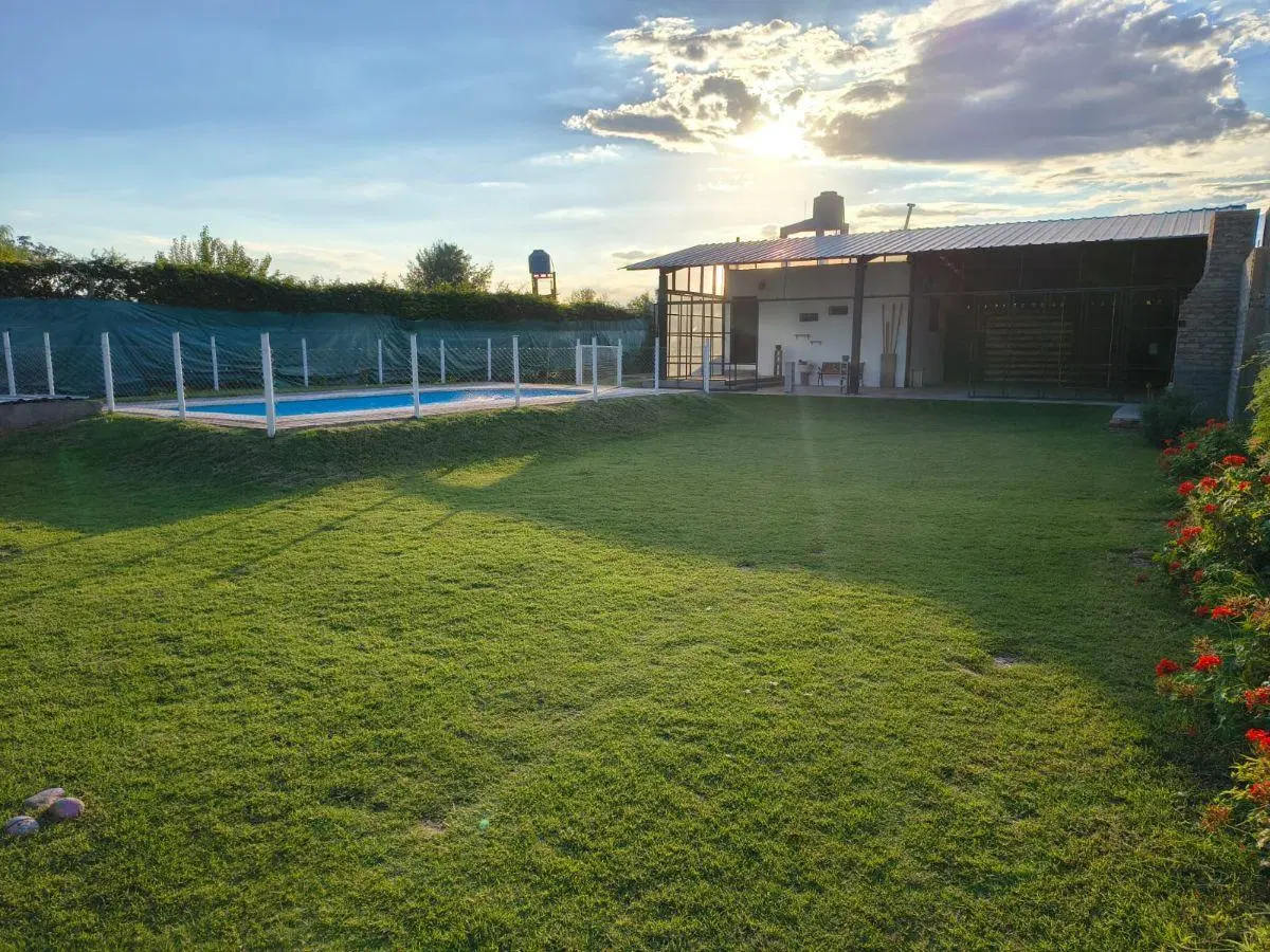 VENDE CASA + QUINCHO+ PISCINA, Los Corralitos. 3