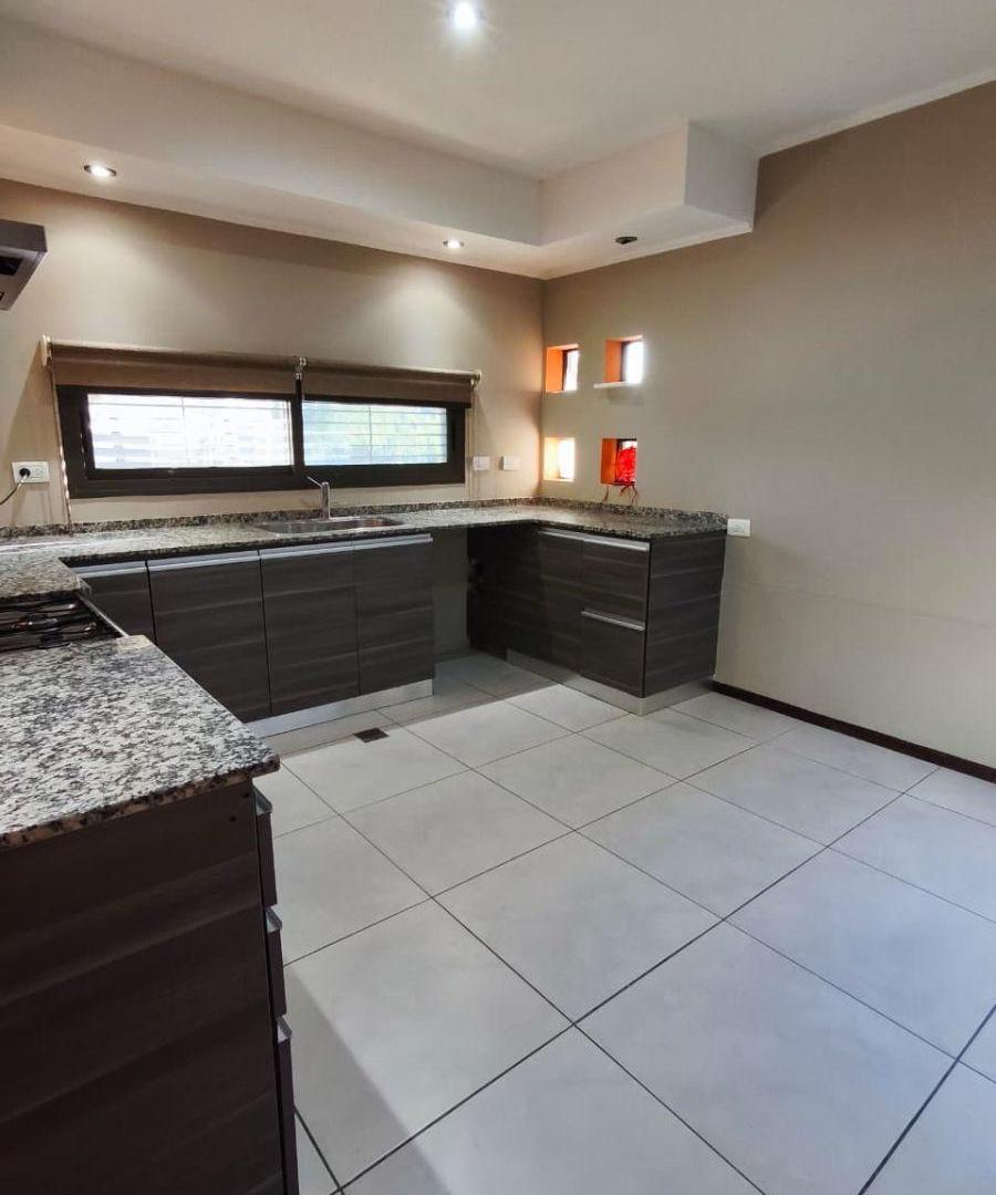 Foto de VENDE CASA!! BºJardín Colonia II, Guaymallén., imagen 1