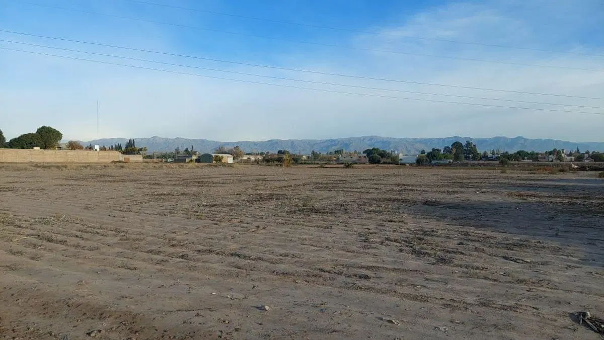 VENDE TERRENO!! KM 11, ideal emprendimiento. 4