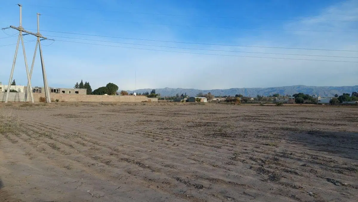 VENDE TERRENO!! KM 11, ideal emprendimiento. 1