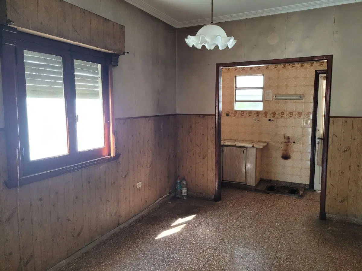 CASA EN VENTA - 12 E/ 166 Y AV MONTEVIDEO 3