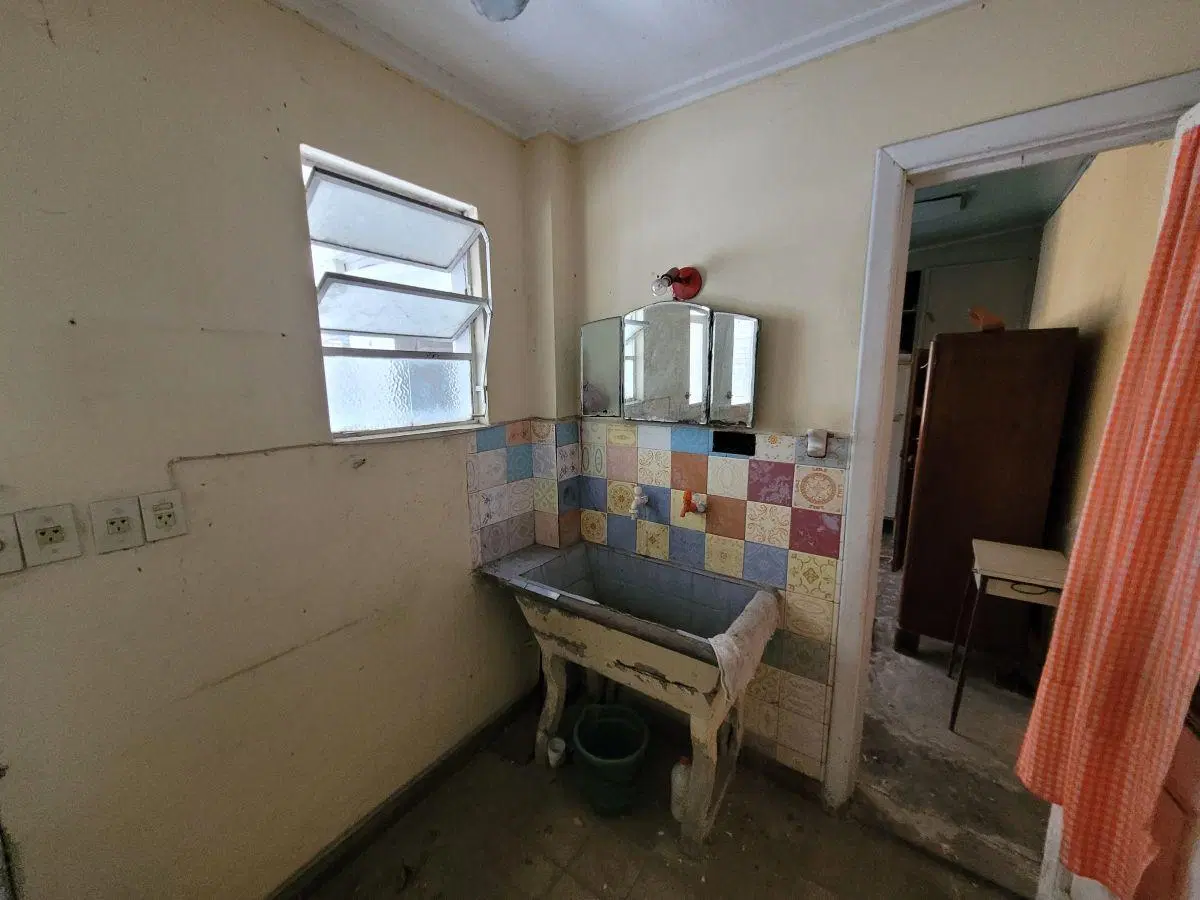 CASA EN VENTA - 12 E/ 166 Y AV MONTEVIDEO 4
