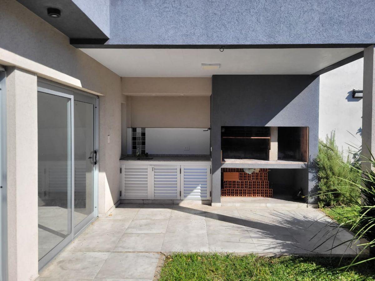 Foto de Casa en Venta | e/ 159 y 160 | Berisso, imagen 2