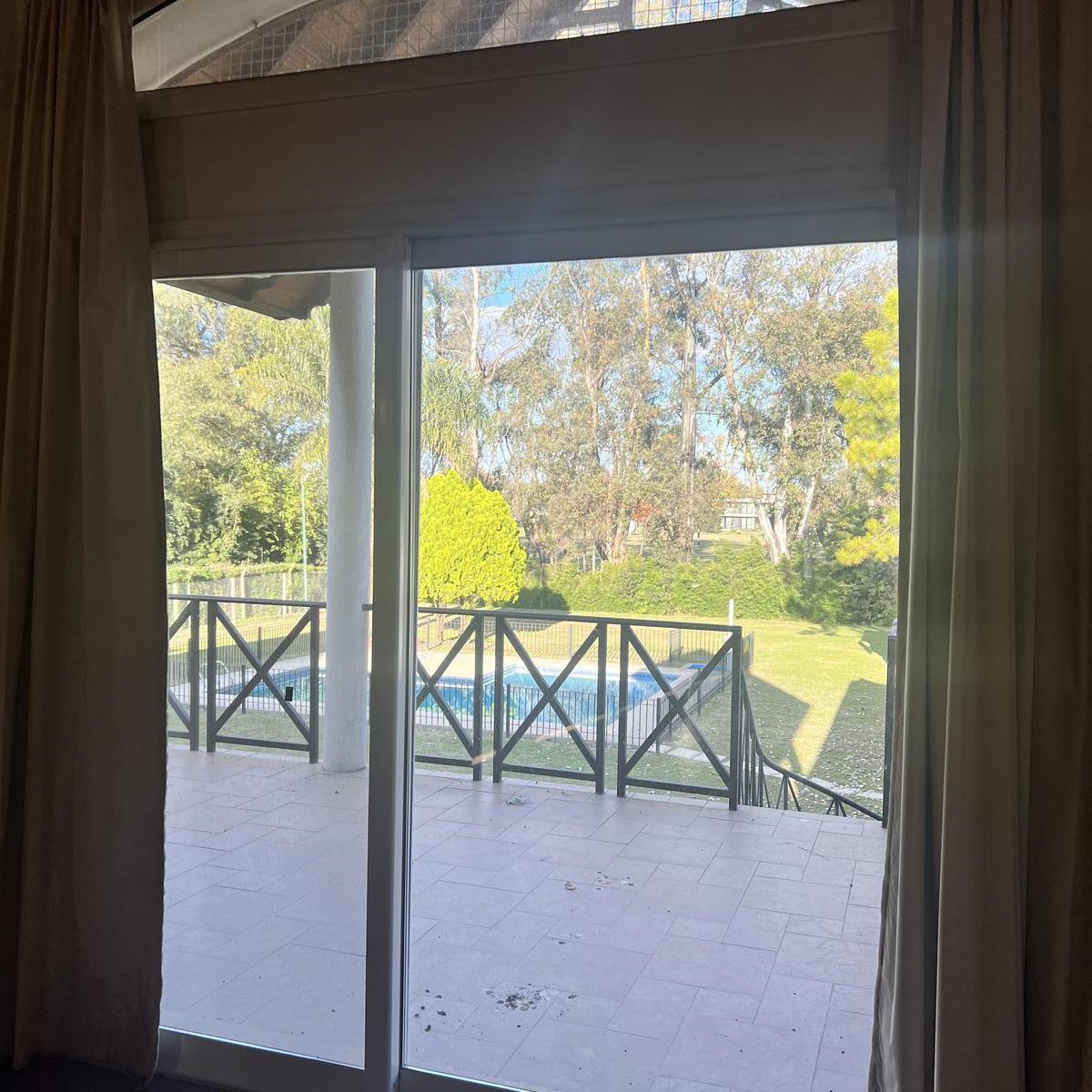 Excelente Casa en Venta en Barrio Privado Santa Ana 4